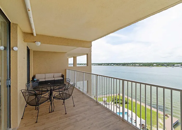 Beautiful Waterfront With Fantastic Views Pool Balcony & W&d Gulf Shores