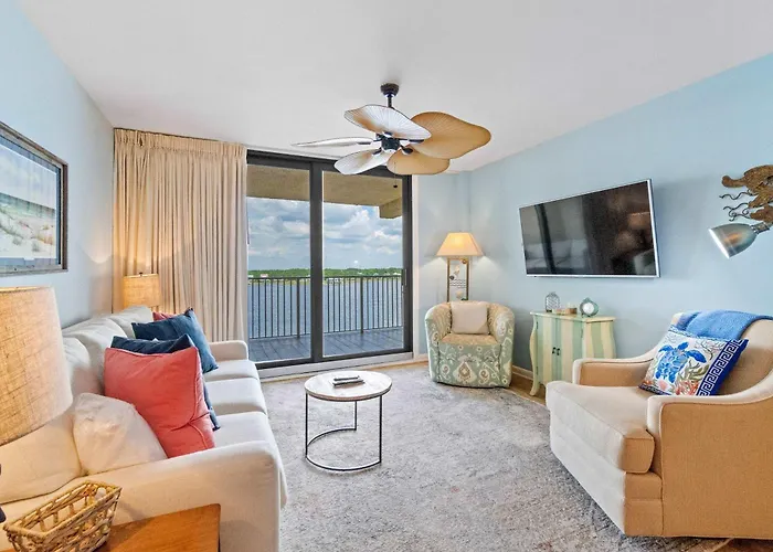 Beautiful Waterfront With Fantastic Views Pool Balcony & W&d Gulf Shores