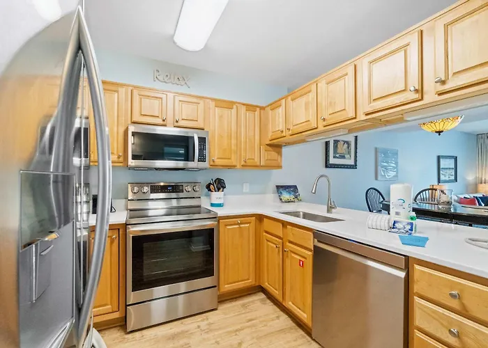 Beautiful Waterfront With Fantastic Views Pool Balcony & W&d *