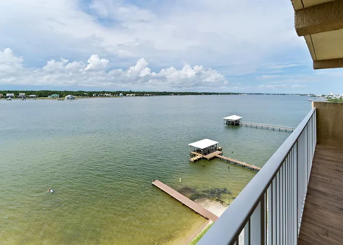 Holiday home Beautiful Waterfront With Fantastic Views Pool Balcony & W&d