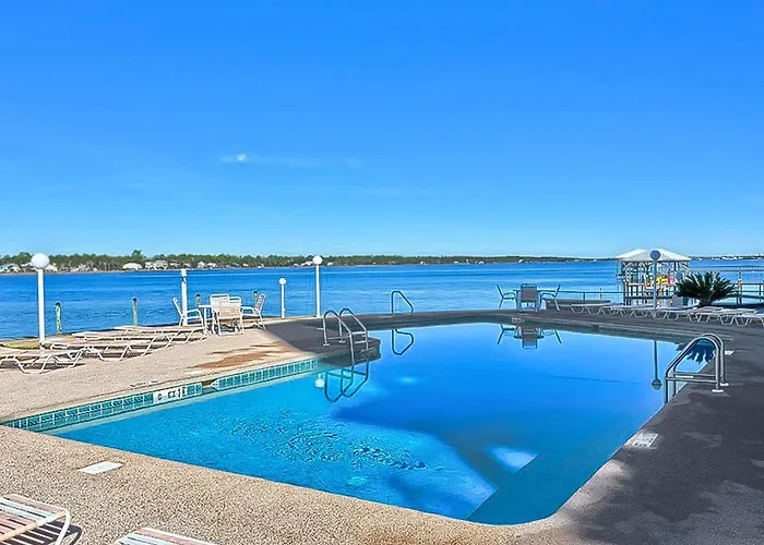 Beautiful Waterfront With Fantastic Views Pool Balcony & W&d Holiday home Gulf Shores