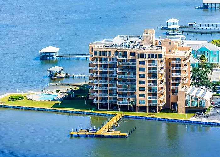 Beautiful Waterfront With Fantastic Views Pool Balcony & W&d * Gulf Shores